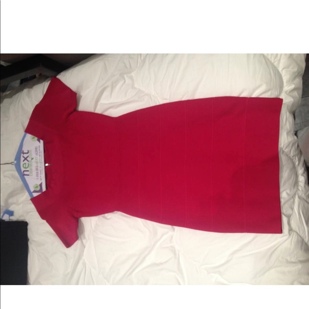 Fuschia BCBG mini dresse size xs as new